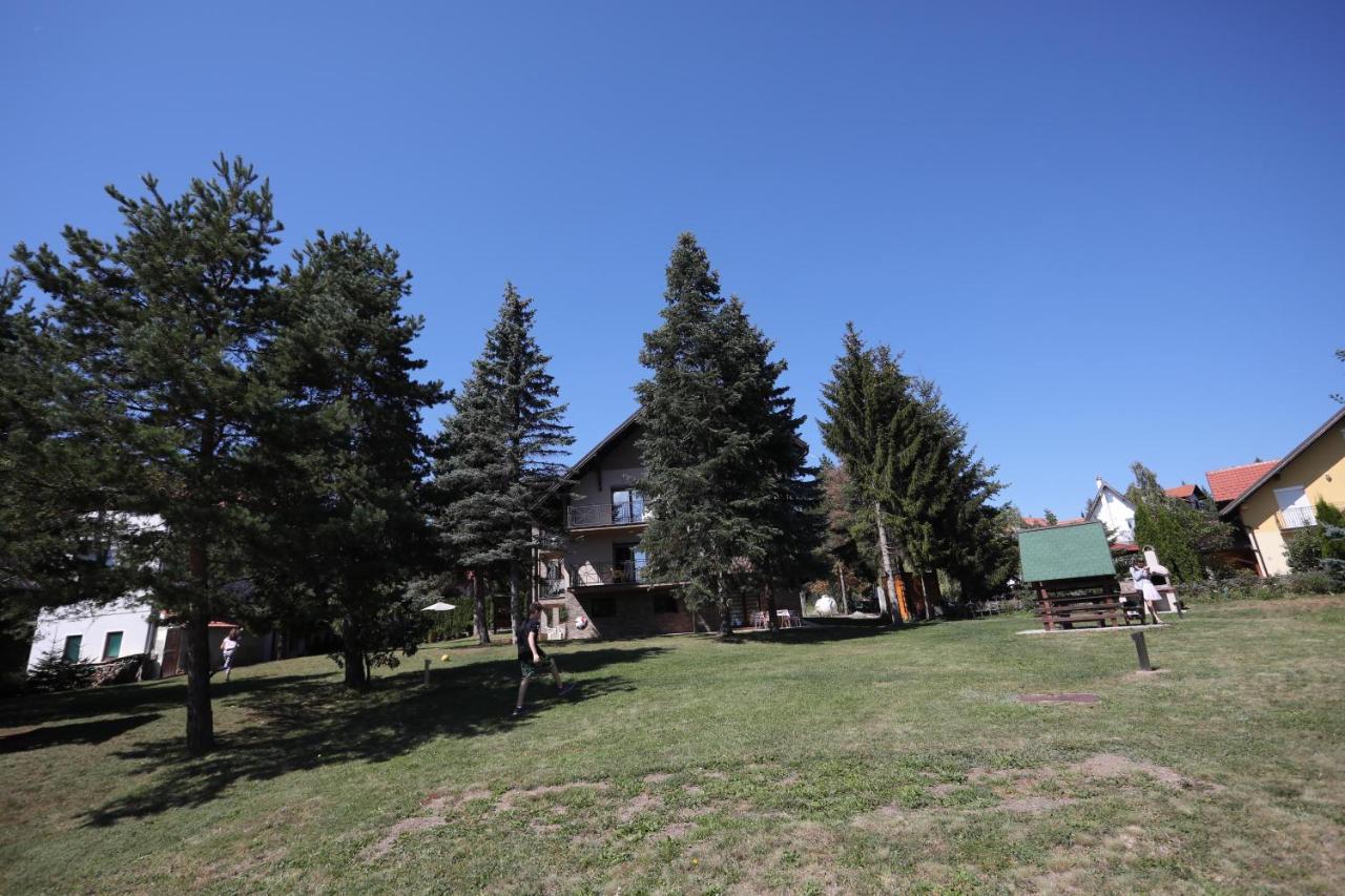 Mipet Apartmani Zlatibor Buitenkant foto